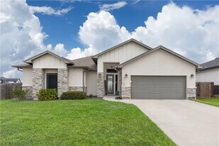 1718 Antoinette Dr in Corpus Christi, TX - Building Photo