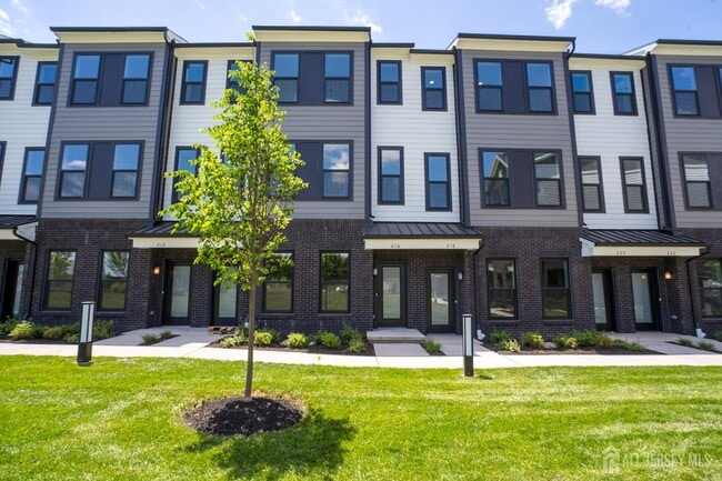 property at 222 Peyton Pl