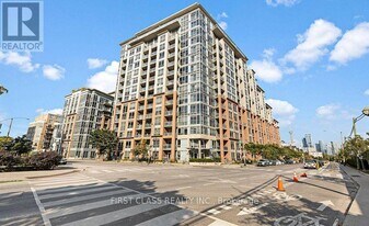 1 Shaw St in Toronto, ON - Building Photo