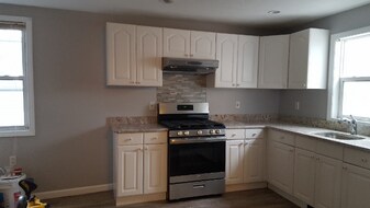 15 Montrose St, Unit 2 in Everett, MA - Building Photo