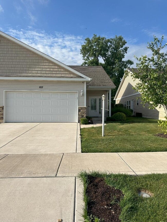 107 Summertree Dr in Porter, IN - Building Photo - Building Photo