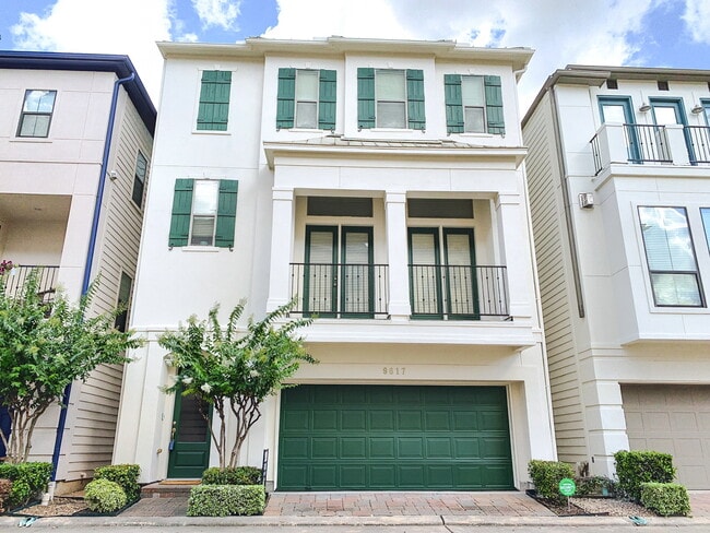 property at 9617 Pemberton Cres Dr