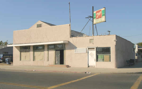2584-2592 S Cedar Ave in Fresno, CA - Foto de edificio