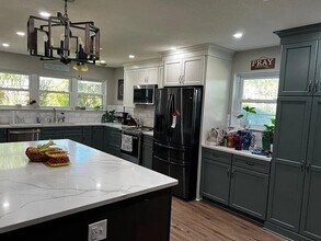 2 Crescent Ct in Mary Esther, FL - Building Photo - Building Photo