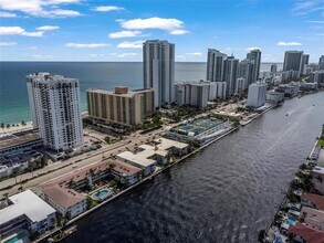 2600 S Ocean Dr in Hollywood, FL - Building Photo - Building Photo