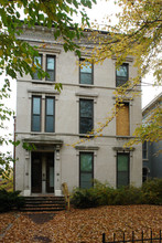 1027 S 4th St in Louisville, KY - Foto de edificio - Building Photo