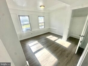 26 Cavell St in Trenton, NJ - Building Photo - Building Photo