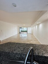 3530 Magellan Cir in Miami, FL - Building Photo - Building Photo