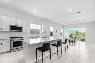 12325 Frontline Ln in Palm Beach Gardens, FL - Building Photo