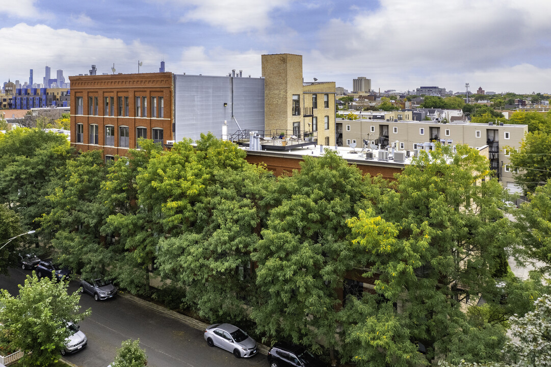 West Bucktown Lofts in Chicago, IL - Foto de edificio