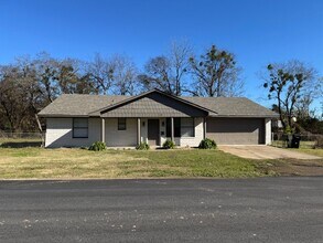 201 York St in Wills Point, TX - Building Photo - Building Photo