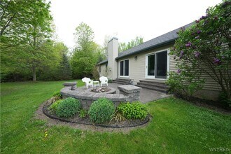 922 Pletcher Rd in Youngstown, NY - Building Photo - Building Photo