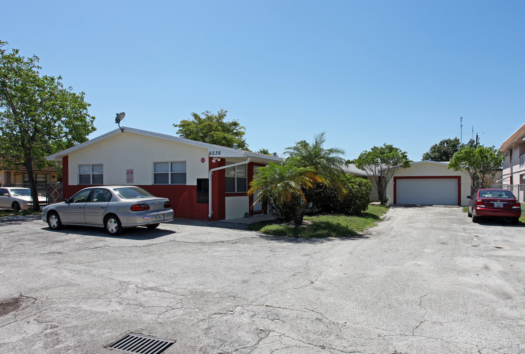 6036 SW 27th St in Miramar, FL - Building Photo