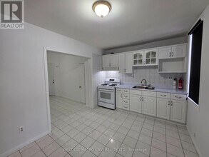 1075 Dufferin St in Toronto, ON - Building Photo - Building Photo