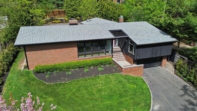 293 Wyoming Ave in Maplewood, NJ - Building Photo - Building Photo
