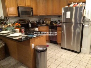497 Beacon St, Unit 1 in Boston, MA - Building Photo - Building Photo