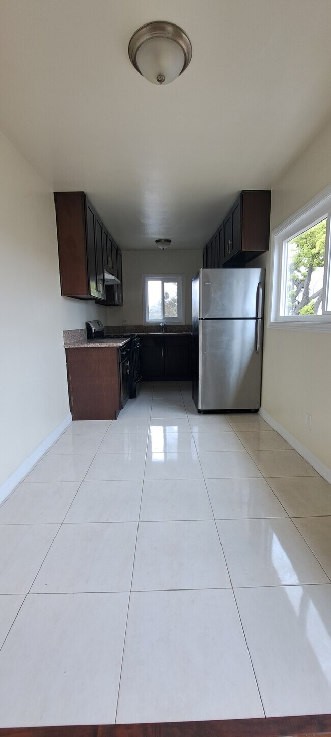 1340 W 85th St, Unit #3 in Los Angeles, CA - Building Photo - Building Photo