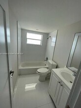 14165 SW 87th St-Unit -D-505 in Miami, FL - Building Photo - Building Photo