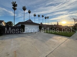 9325 Palo Alto St in Rancho Cucamonga, CA - Building Photo - Building Photo
