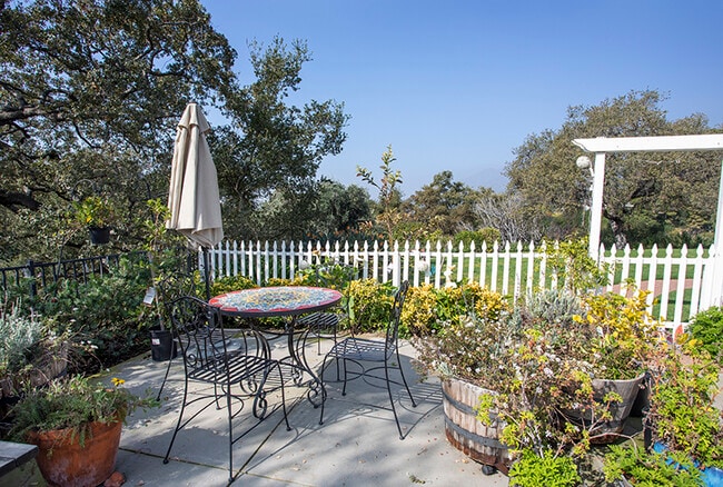 940 Norumbega Dr in Monrovia, CA - Foto de edificio - Building Photo