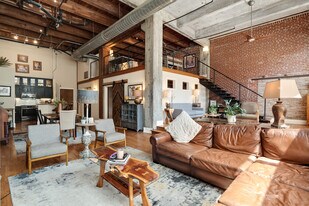 420 S Front St in Memphis, TN - Building Photo