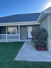 103 Sandstone Dr in St. Robert, MO - Building Photo - Building Photo