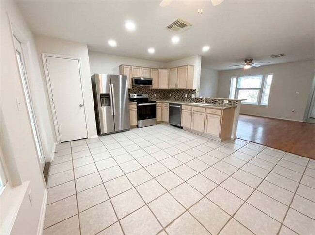 3201 Keltic Dr in Corpus Christi, TX - Building Photo - Building Photo