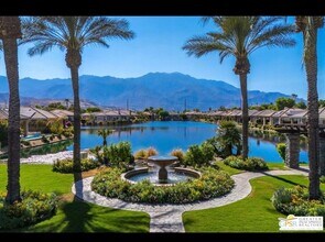 111 Shoreline in Rancho Mirage, CA - Building Photo - Building Photo