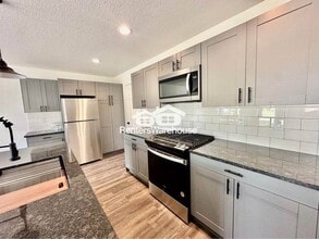 2105 Willis Ave in Perry, IA - Building Photo - Building Photo