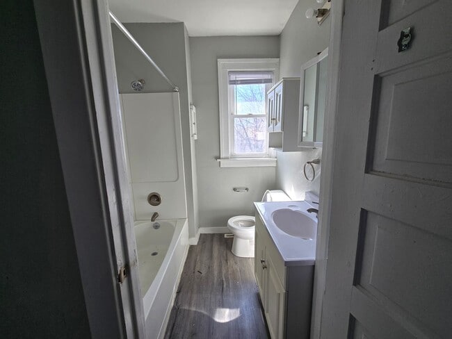 309 E 11th St in Davenport, IA - Building Photo - Building Photo