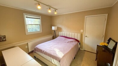 2 Sparhawk Cir, Unit #1 in Stoneham, MA - Building Photo - Building Photo