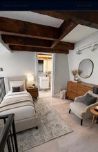 E. 75th St, 5th Ave in New York, NY - Foto de edificio - Building Photo