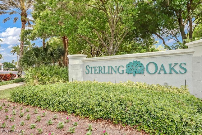 15079 Sterling Oaks Dr in Naples, FL - Building Photo - Building Photo