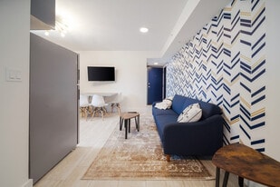 2110 SW 16th St in Miami, FL - Building Photo