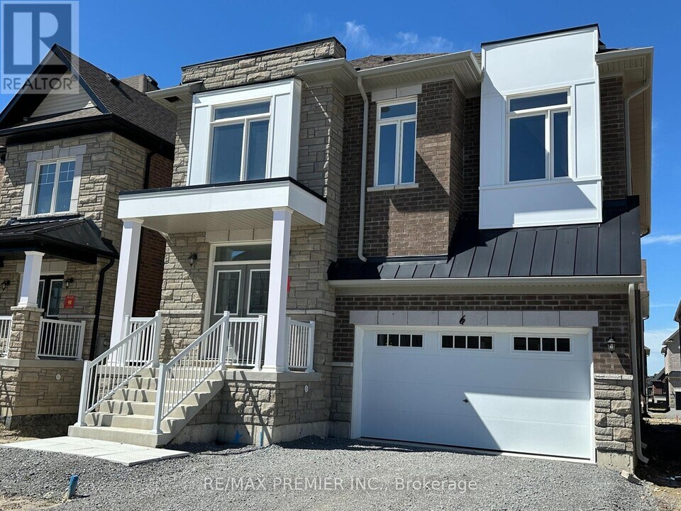 6 La Reine Ave in Richmond Hill, ON - Building Photo