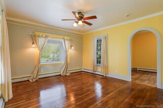 220 Walnut St in Winchester, CT - Foto de edificio - Building Photo