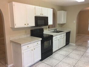 5588 Jeremy Ln in Jacksonville, FL - Foto de edificio - Building Photo