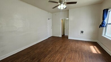727 S Coronado St in Los Angeles, CA - Building Photo - Building Photo