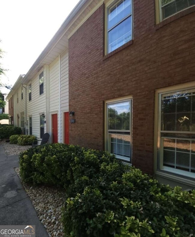 1040 Old Holcomb Bridge Rd