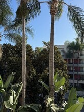 1425 N Sierra Bonita Ave in West Hollywood, CA - Building Photo - Building Photo