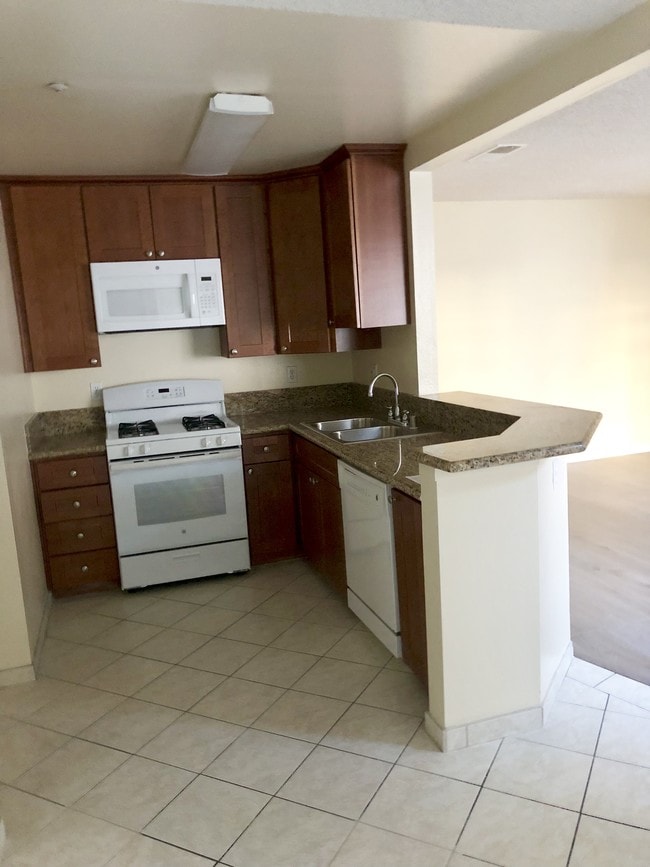 7642 Crescent Ave, Unit 7