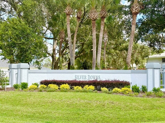 property at 580 Fairways Ln