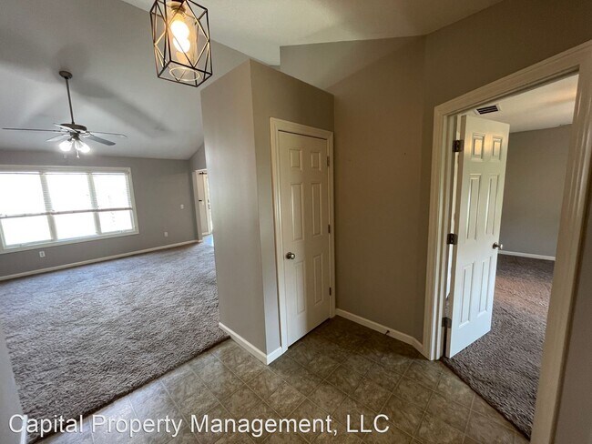 2902 Marguerite Dr photo'