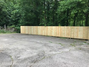 1803 Cromwell Dr in Akron, OH - Building Photo - Building Photo