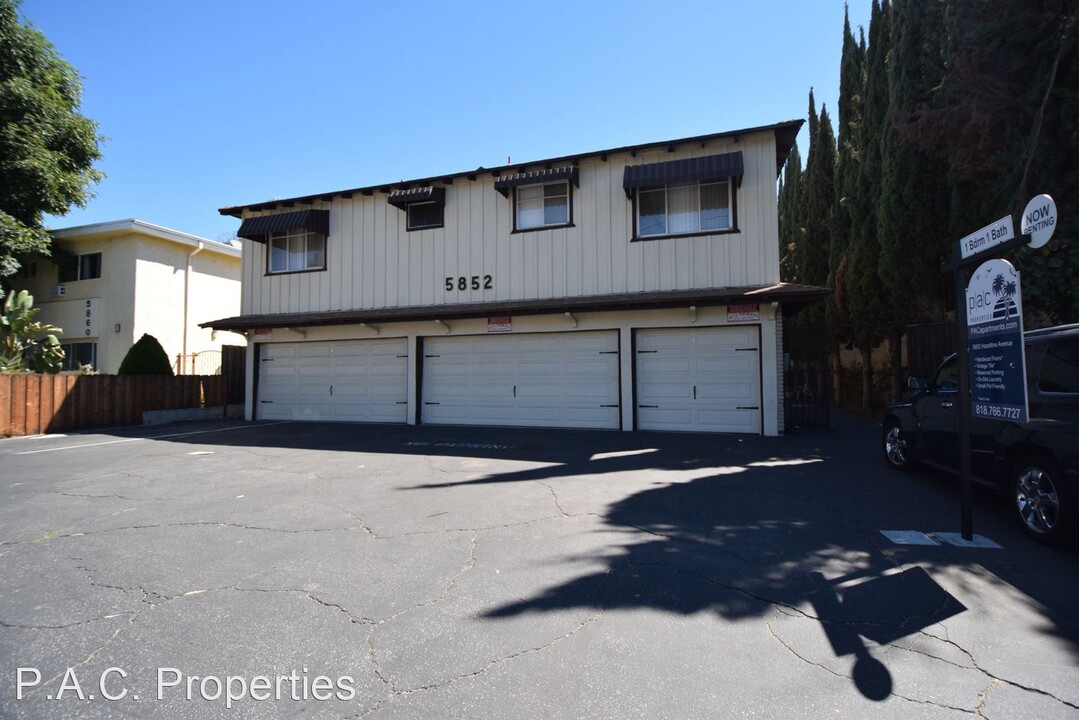 5852 Hazeltine Ave in Los Angeles, CA - Building Photo