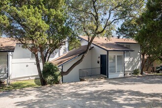 6205 Shadow Valley Dr in Austin, TX - Building Photo - Building Photo