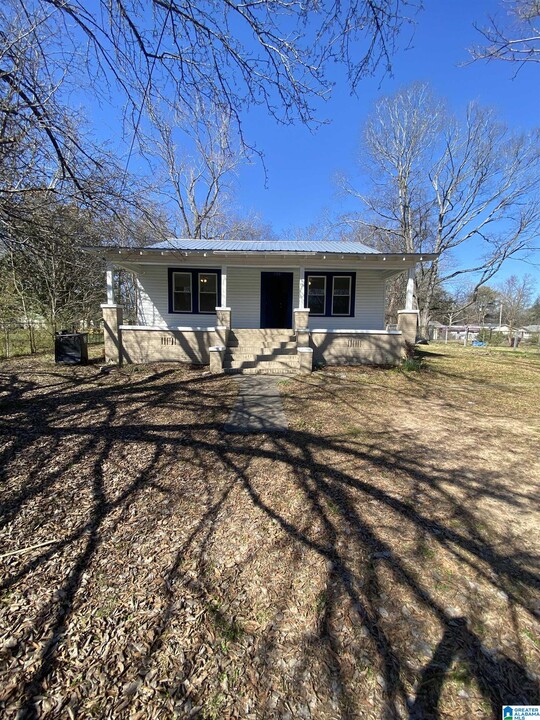 208 Fairy Ave in Hueytown, AL - Building Photo