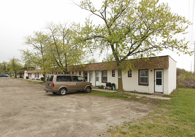Cadillac Apartments in Wayne, MI - Foto de edificio - Building Photo