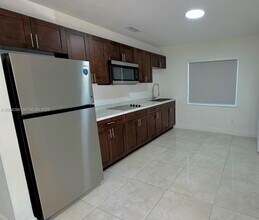 2803 SW 26th St in Miami, FL - Building Photo - Building Photo