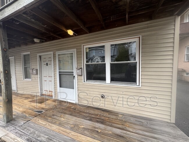 139 Sand St in Dunmore, PA - Building Photo - Building Photo
